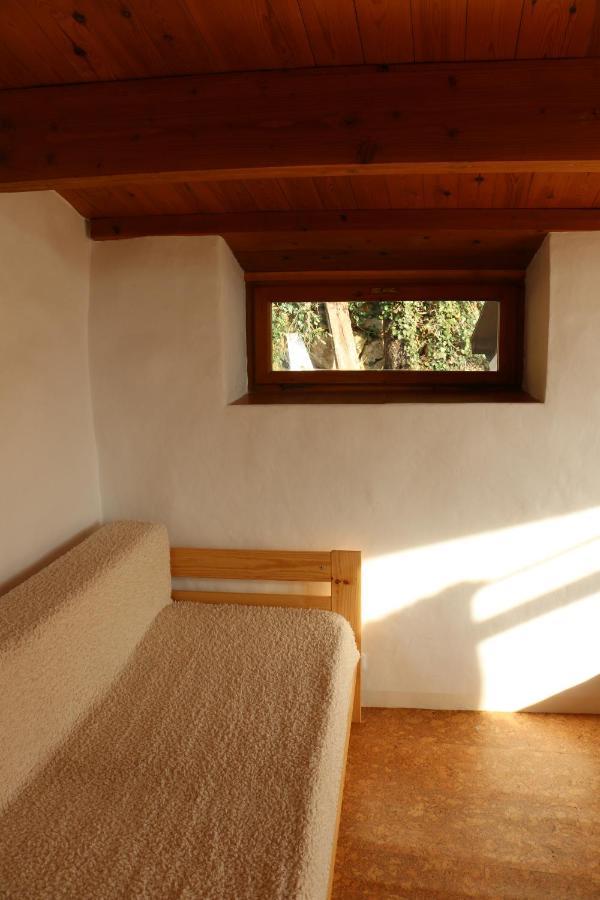 Casa Ecologica En Plena Naturaleza Arboli Esterno foto